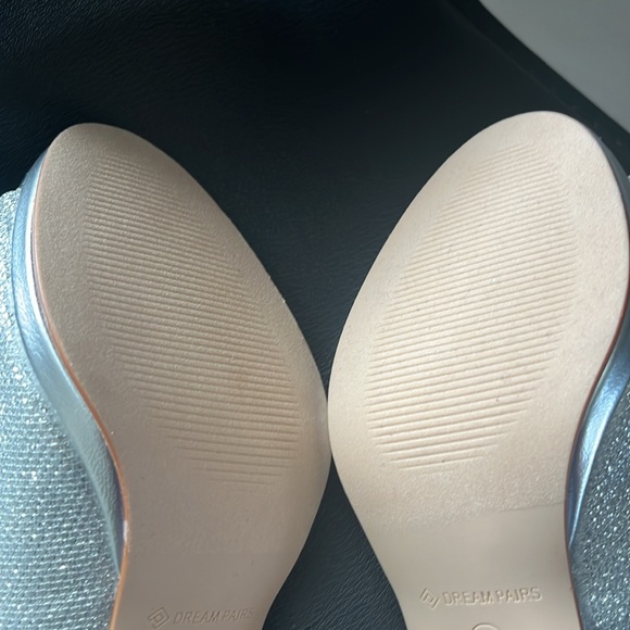 Dream Pairs silver wedged hill shoes - Picture 10 of 10